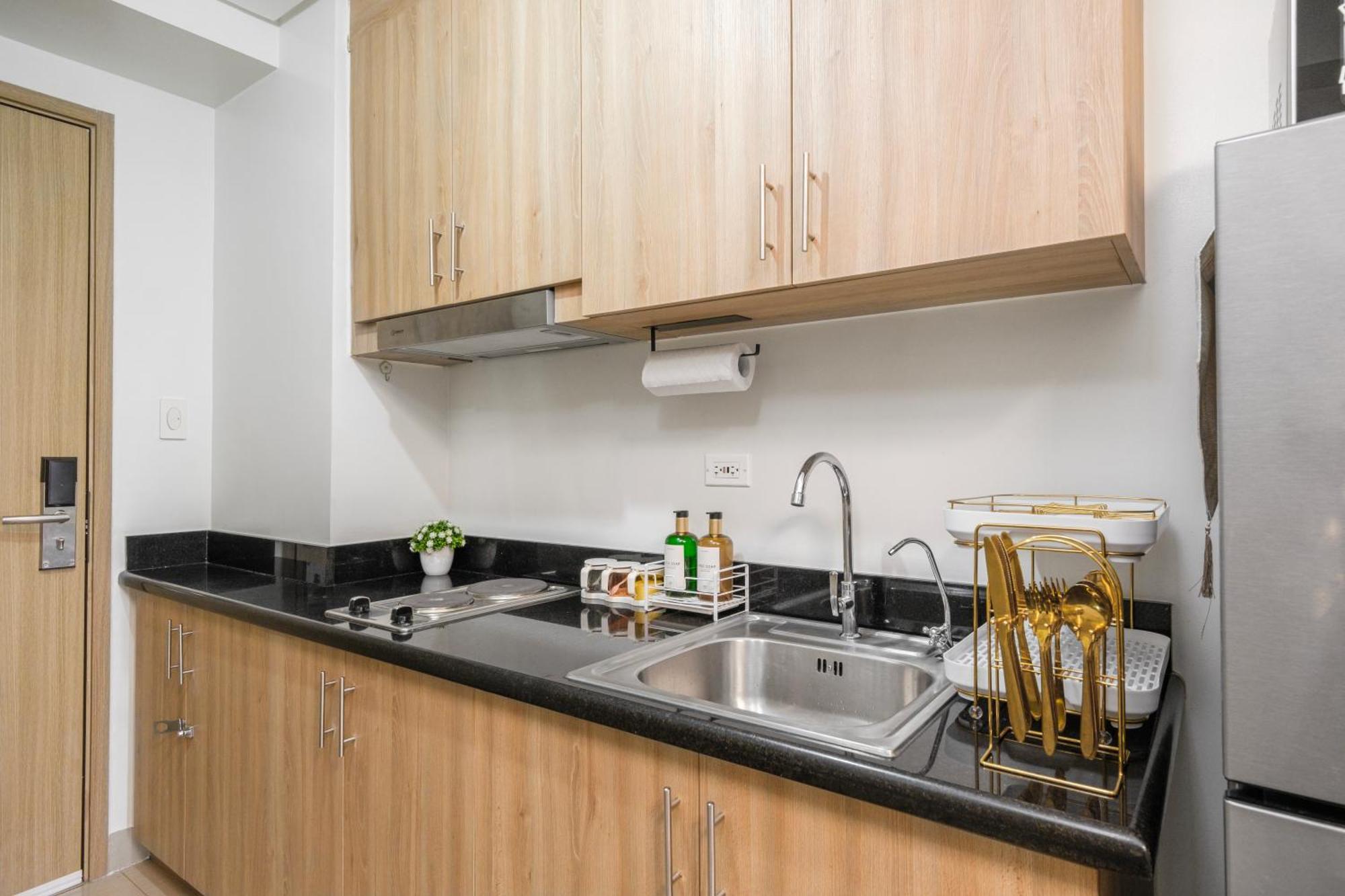 2 Side-By-Side P00L Front Condos, 6 Beds, 2 Cr, 2 Kitchen For 10 Guests At Moa Manila Luaran gambar