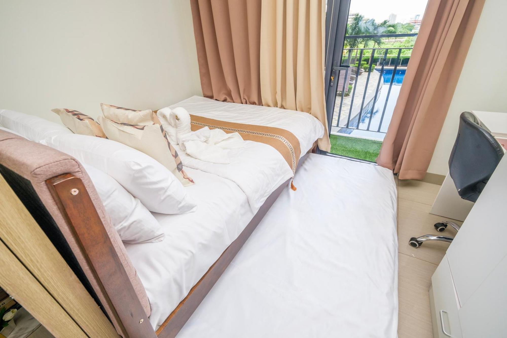 2 Side-By-Side P00L Front Condos, 6 Beds, 2 Cr, 2 Kitchen For 10 Guests At Moa Manila Luaran gambar