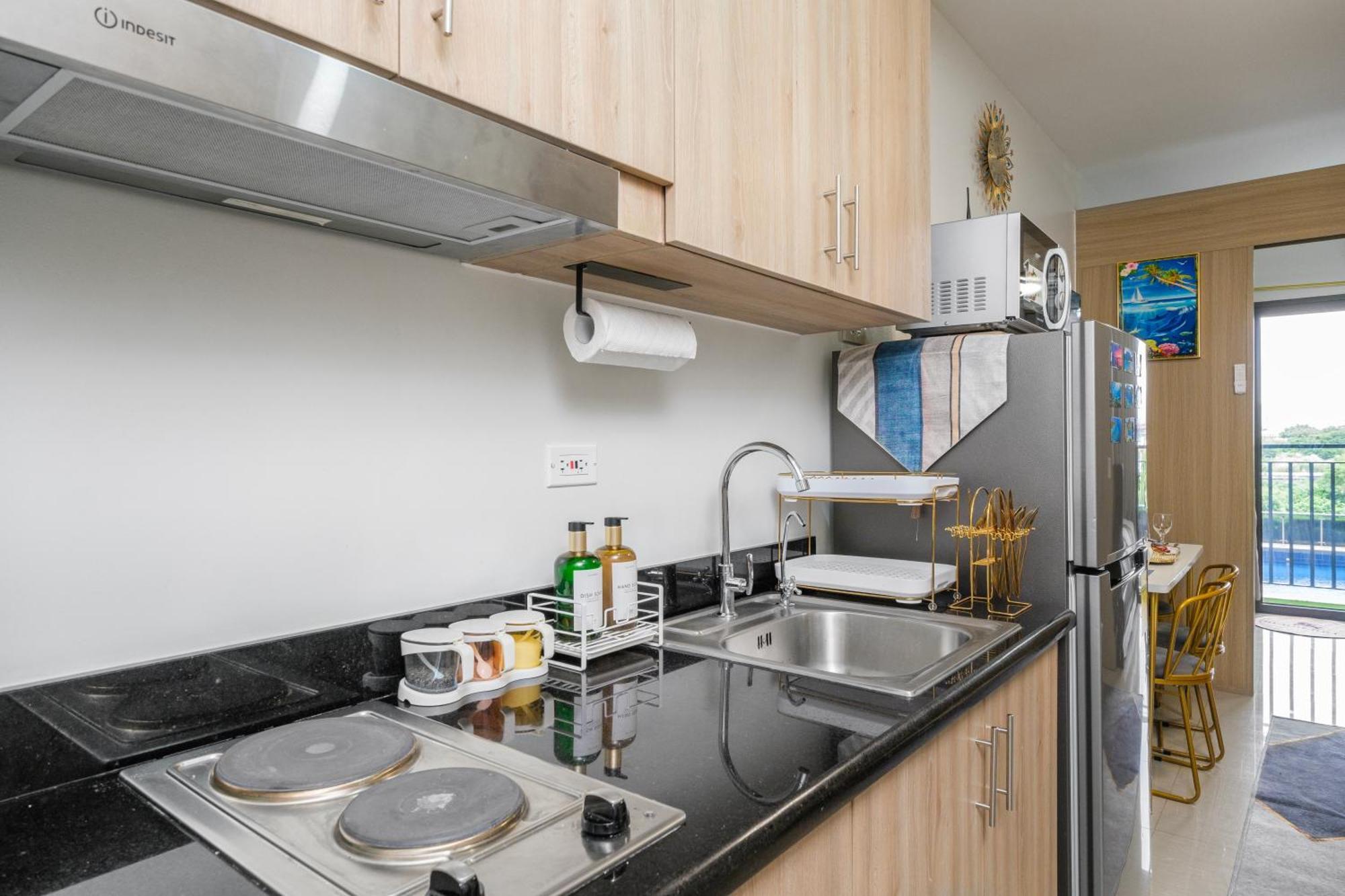 2 Side-By-Side P00L Front Condos, 6 Beds, 2 Cr, 2 Kitchen For 10 Guests At Moa Manila Luaran gambar